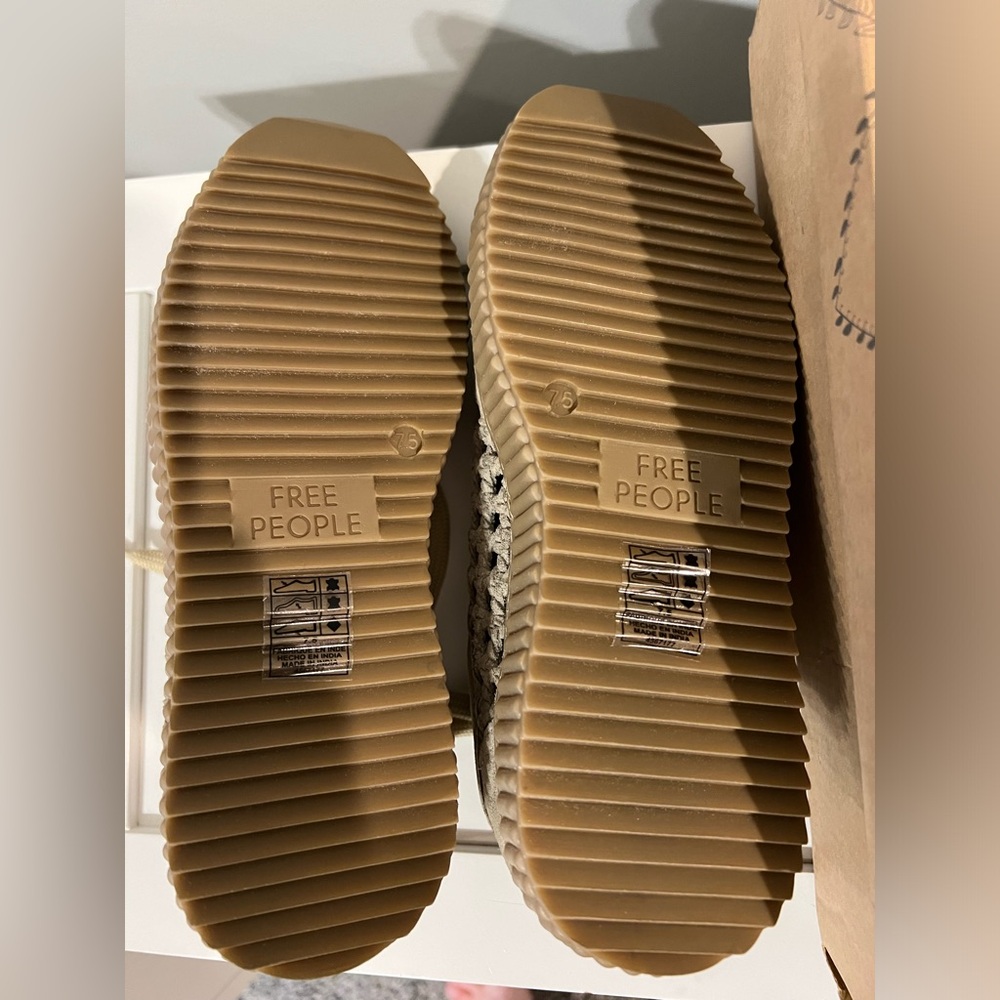 Free People Wimberly Woven Sneakers no box - Picture 7 of 7